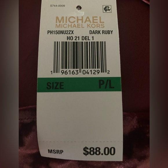 Michael Kohrs Velvet Cutout Detail Top - Picture 5 of 5